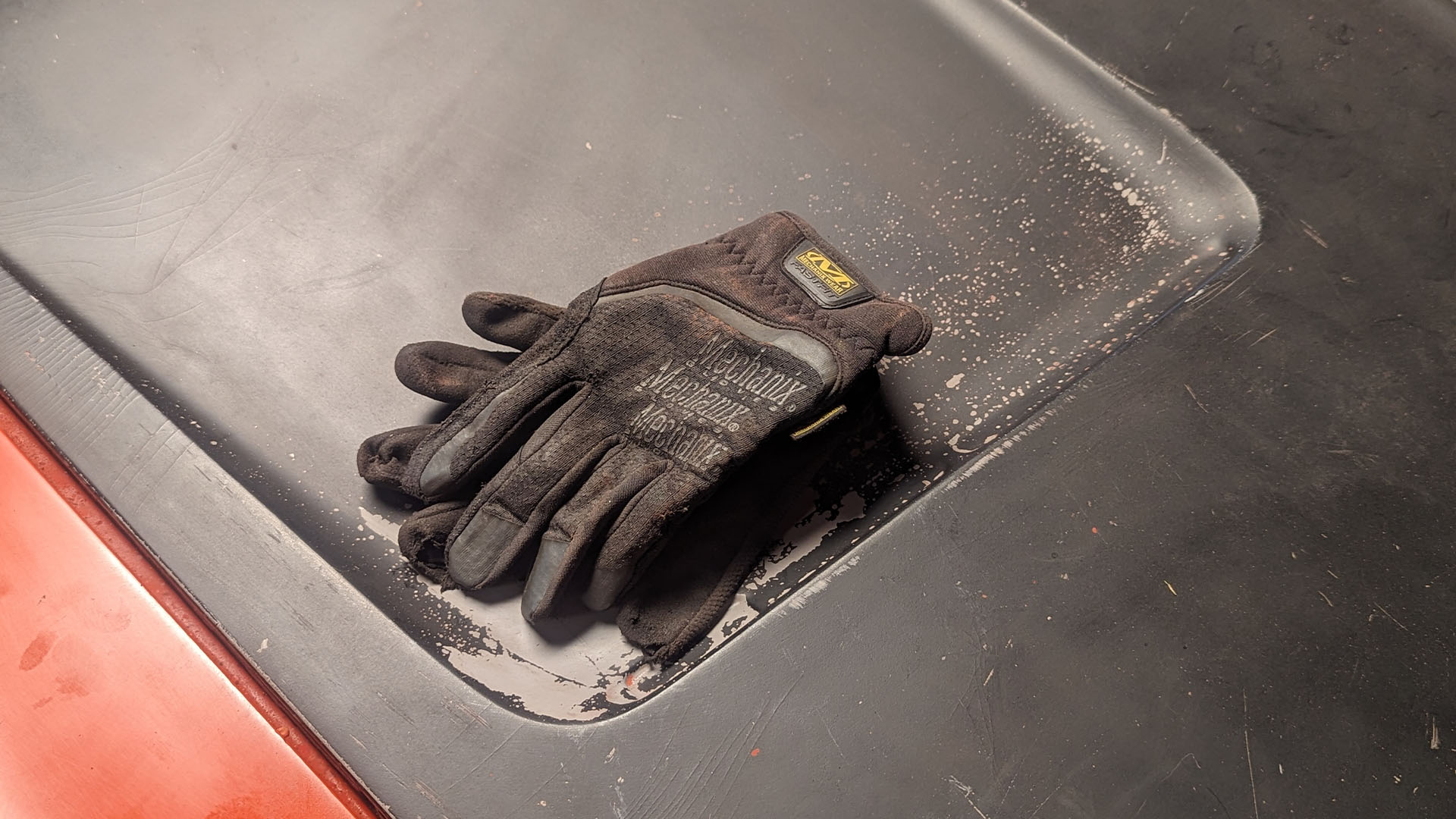 Best Automotive Gloves For Working on Cars 