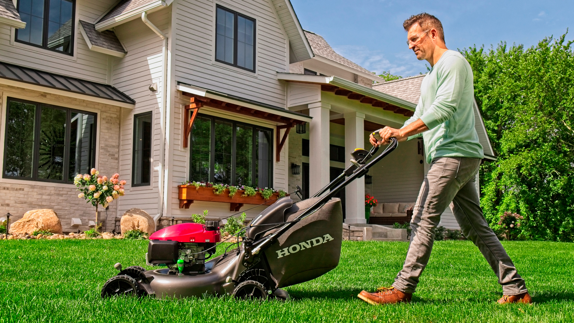 We Tested the Eco-Friendly Greenworks 25022 Lawn Mower