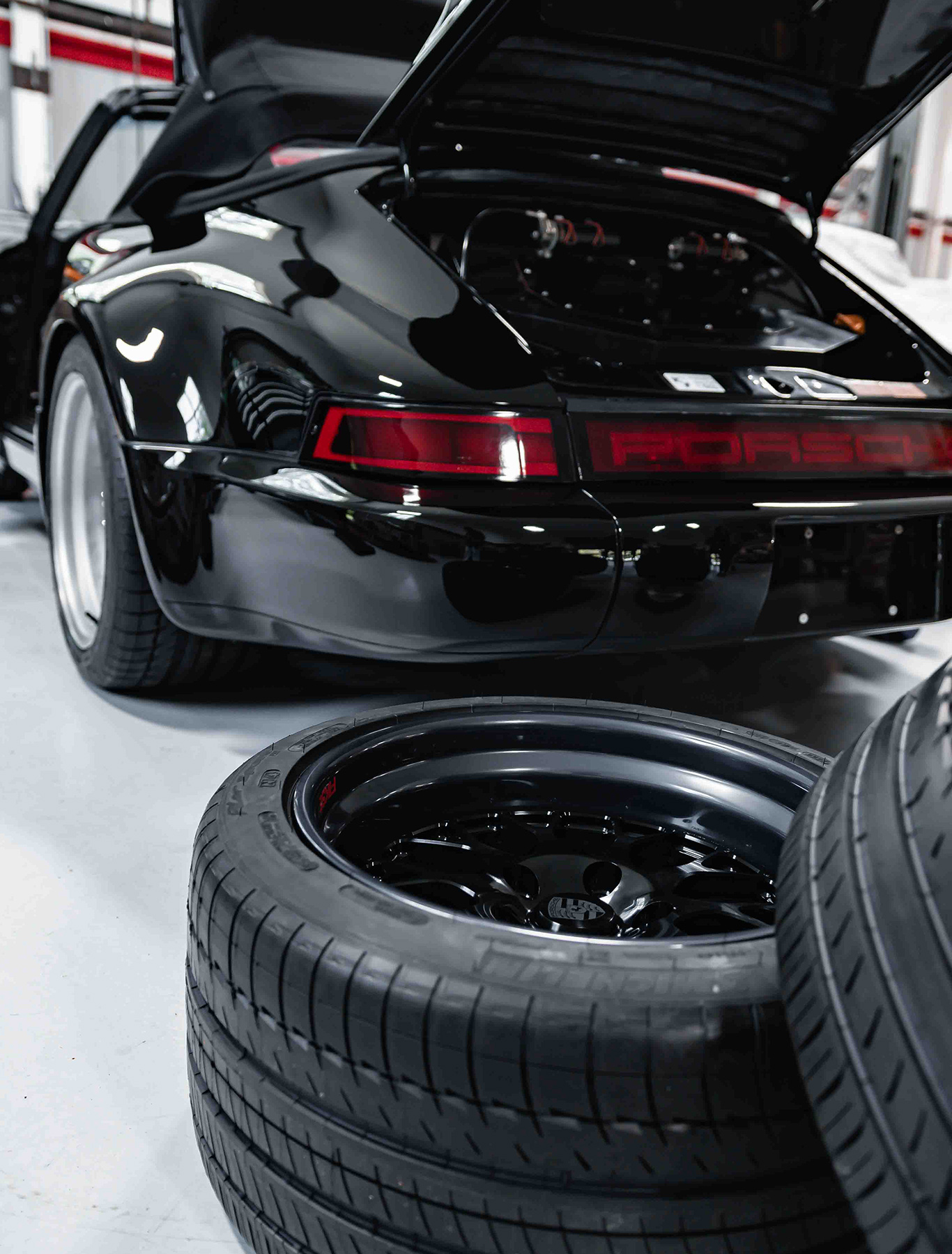 Porsche 911 EV-Umbau von Sacrilege Motors mit Tesla-Power