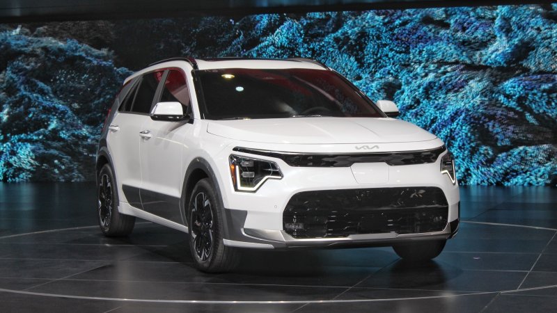 The 2023 Kia Niro Is a Home Run for Small Cars