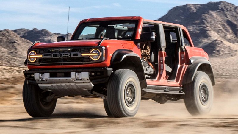 2022 Ford Bronco Raptor Gets Just 15 MPG Combined