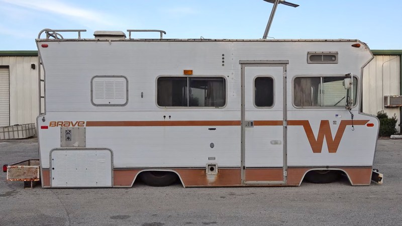 Slammed Winnebago RV Hides a Custom Chassis, Hydraulic Suspension