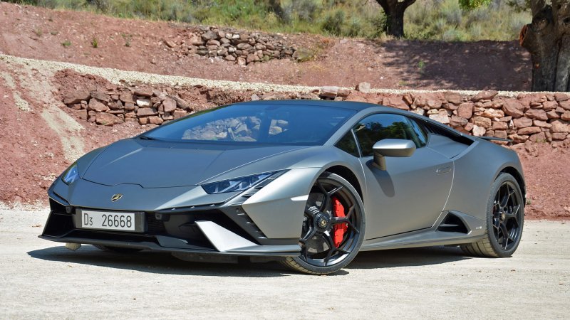 The 2023 Lamborghini Huracán Tecnica Is a Champion of Absolute Authenticity