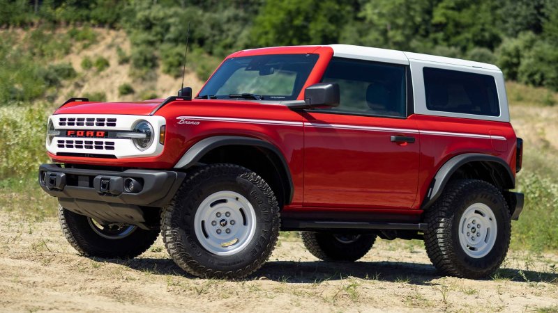 2023 Ford Bronco Heritage Editions Get Retro White Roof, 35-Inch Tires