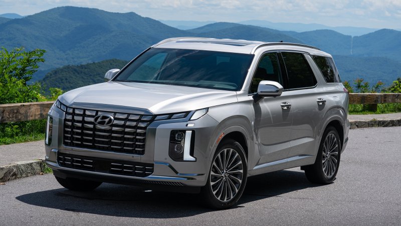 The 2023 Hyundai Palisade Looks a Lot Better Now, and Is a Better Buy, Too