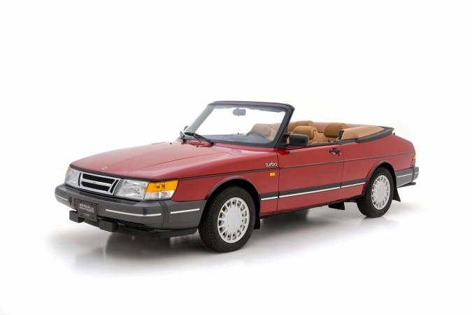 Someone Paid $145,000 for a 1987 Saab 900 on Bring a Trailer