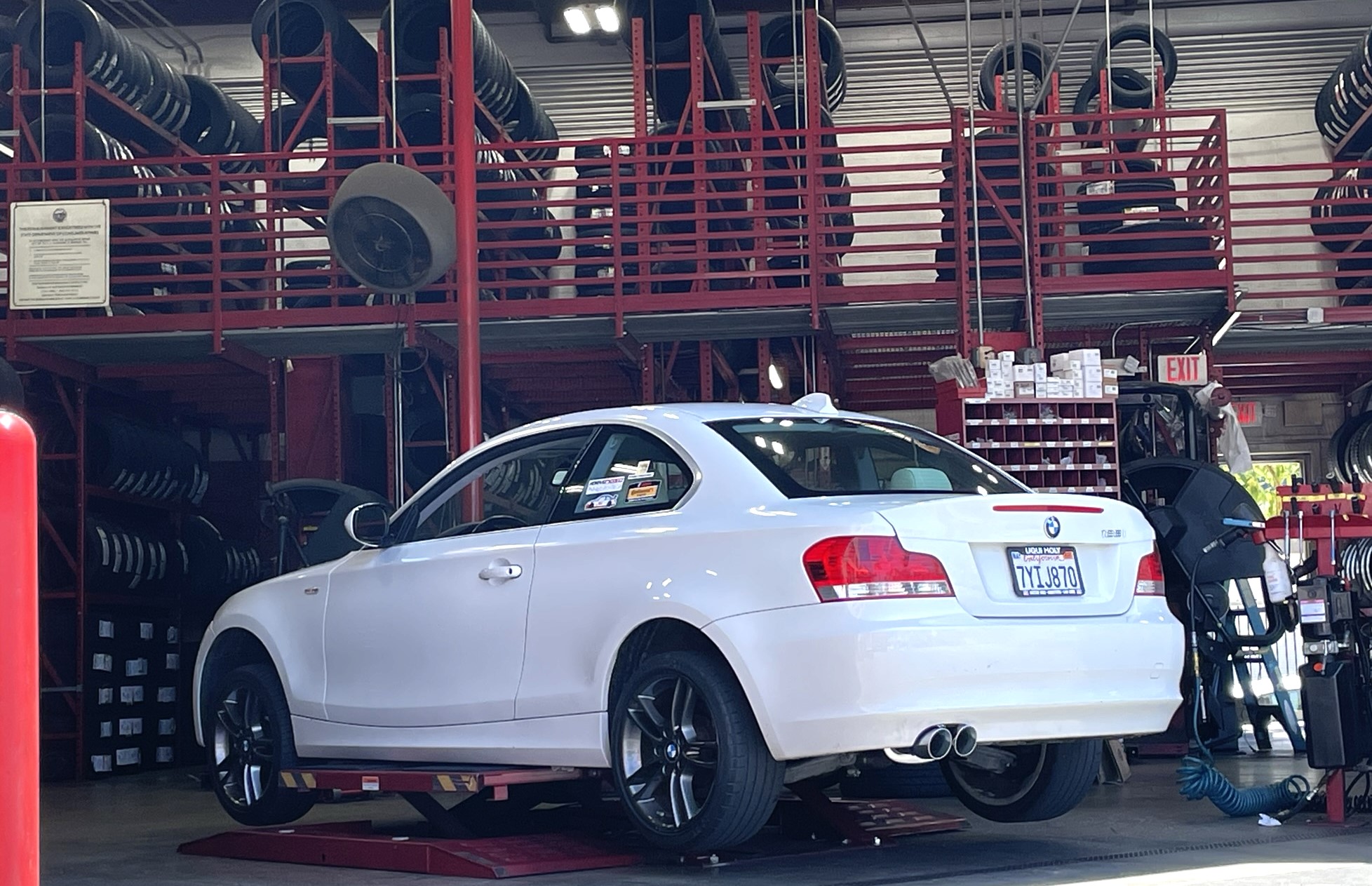 BMW 128i staggered wheels