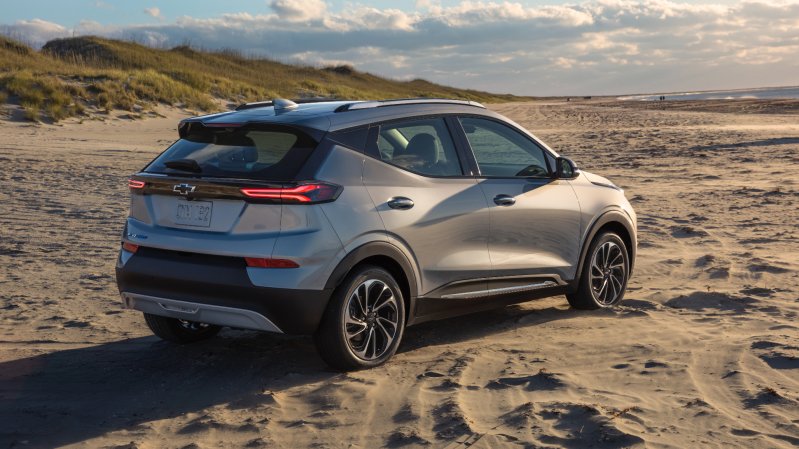 PSA: The 2022 Chevy Bolt EUV Costs Less Than the Bolt EV Now