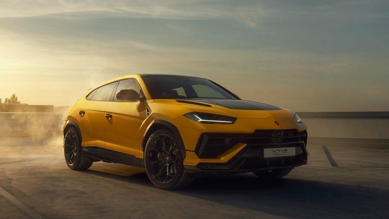 The 656-HP 2023 Lamborghini Urus Performante Can Rally on 23-Inch Wheels