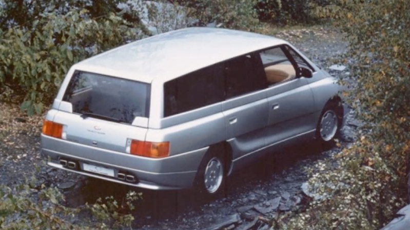 The De La Chapelle Parcours PC12 Was a Wild ’90s V12 Minivan Lost to Time