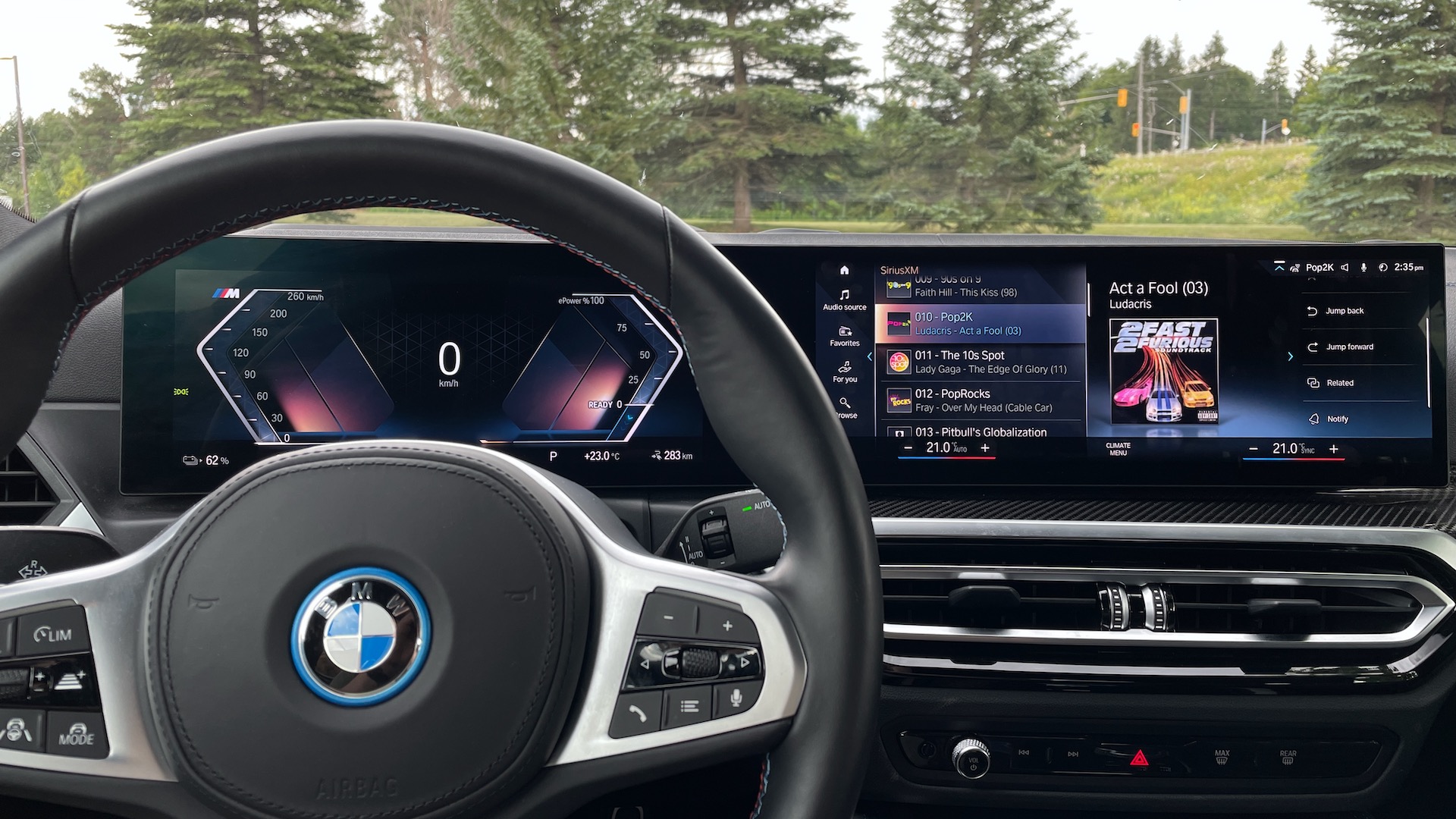 BMW iDrive 8 Infotainment Review: Looks Good but Missing Some Crucial  Buttons