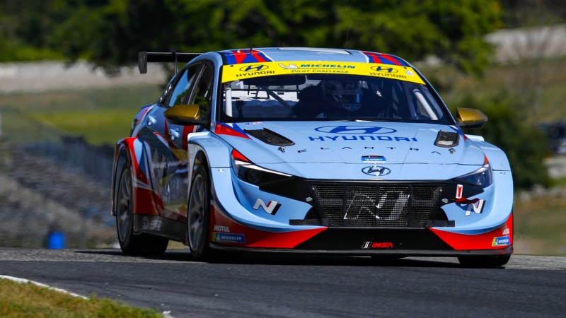 hyundai elantra n tcr touring car