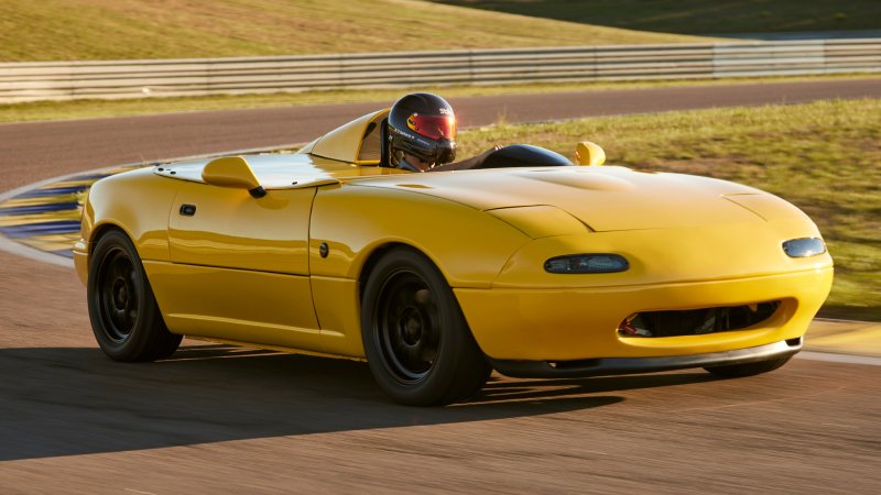 Gorgeous Mazda Miata Speedster Has an ND MX-5 Engine Under the Hood