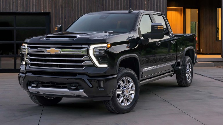 Big 2024 Chevy Silverado HD Refresh Adds New Interior, New Face, and ...