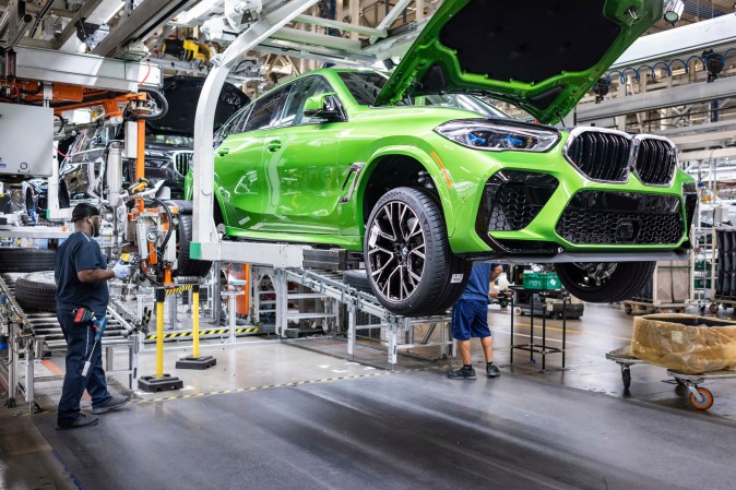 BMW’s Six Millionth Car Built in the U.S. Is a Very Green X6 M