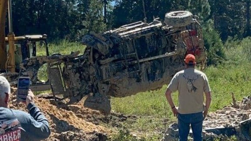 Florida Man Arrested After Allegedly Burying Two Stolen Race Cars With an Excavator