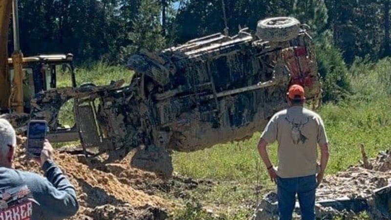 3,100-Mile 2002 Chevy Tahoe For Sale on Bring a Trailer Again With World’s Okayest Photos