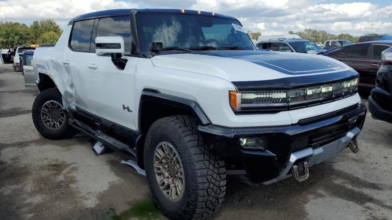 Wrecked 2022 GMC Hummer EV