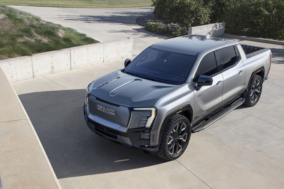 The 2024 GMC Sierra EV Pickup Truck Has 754 HP, 400-Mile Range, $108K ...