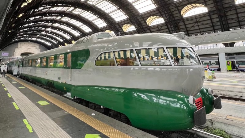 FS Italiane locomotive ETR 252 in a station