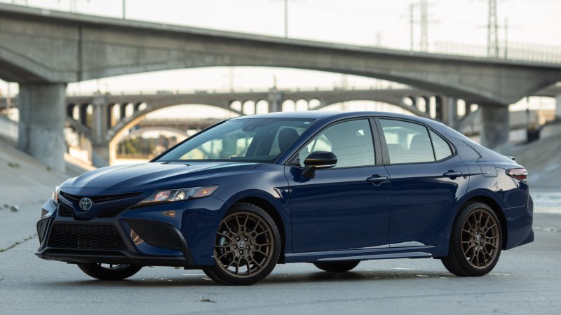 2023 Toyota Camry Review: A Slightly Aged, Superb Commuter That Just Works