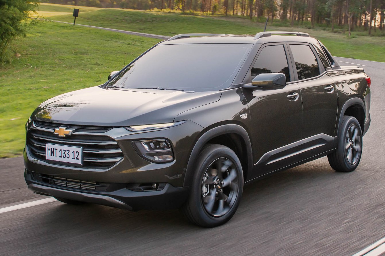 2023 Chevy Montana Is the Manual Ford Maverick Rival You Want Deep Down