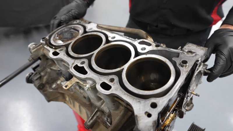 Watch This Teardown of a 300,000-Mile Toyota Camry Engine