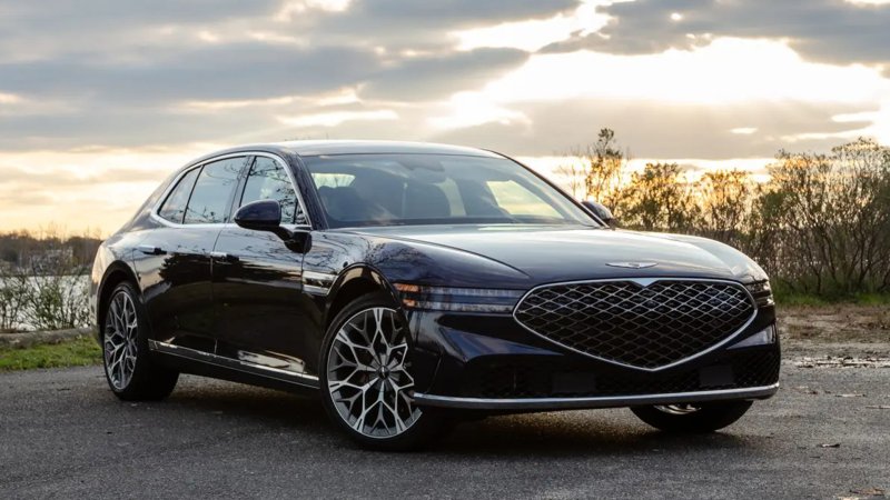 2023 Genesis G90 Review: Greatness for a Bargain