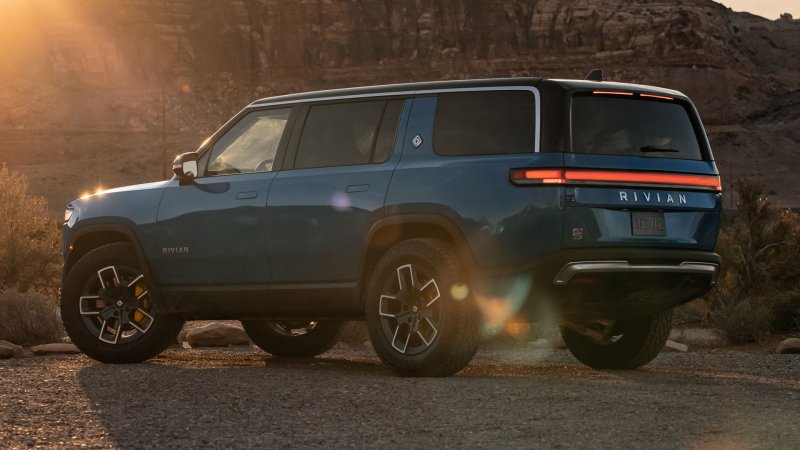 Multiple Rivian Executives Leave EV Carmaker in Shakeup