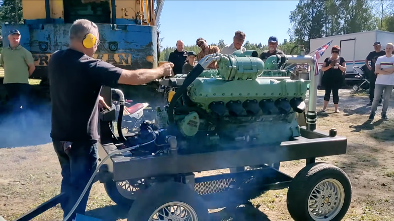 Listen to this Rolls-Royce Meteor V12 Tank Engine’s Thunder