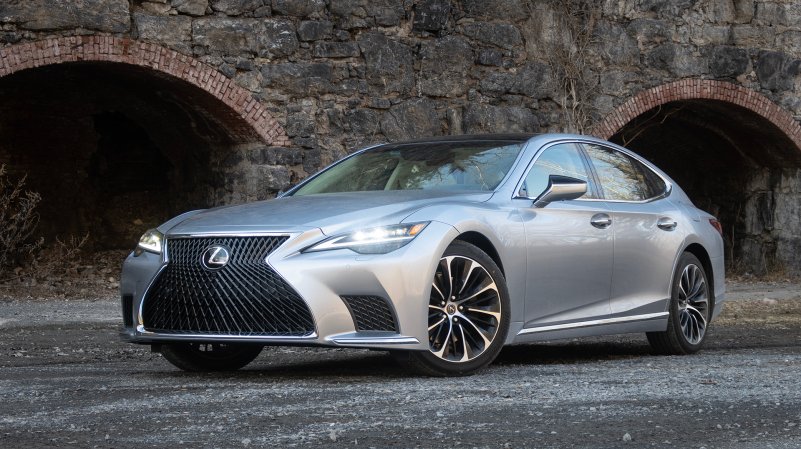 2023 Lexus LS 500 Review: This Flagship Sedan Still Believes in Buttons