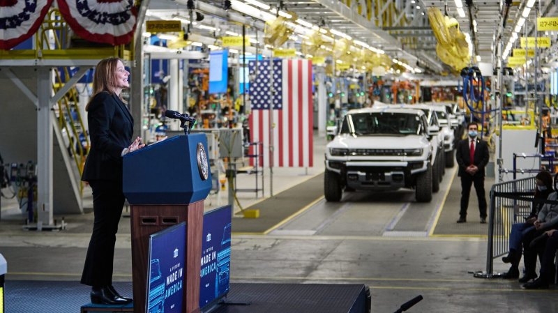 GM Wants To Buy Out Salaried Workers Before UAW Talks