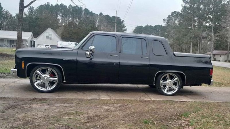 This Squarebody Chevy Avalanche Build Hits Some Right Notes, Many Wrong Ones