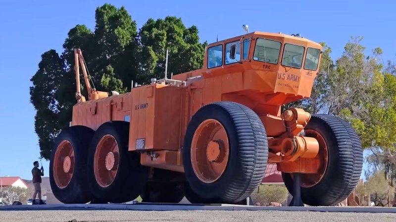 This Massive 1960s Off-Road Overland Train Has a Kitchen, Beds, Bathroom Inside