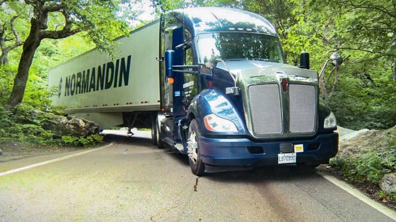 Truck Stuck Vermont Smugglers' Notch