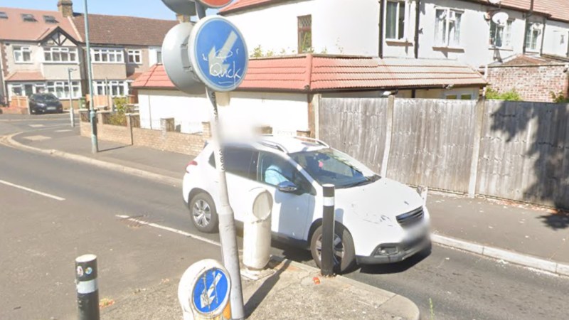 No Sideview Mirror Is Safe Around These Narrowly Placed Bollards