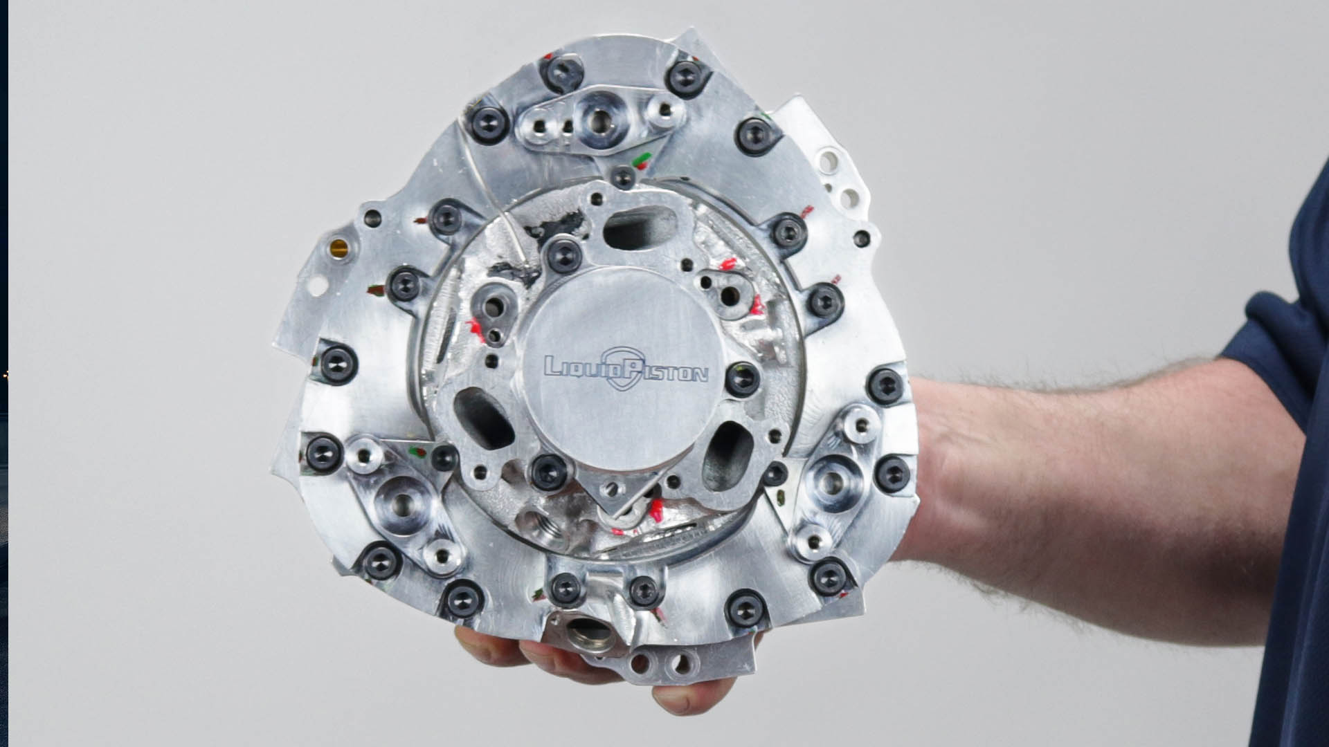 This Tiny 'Inside-Out Wankel' Rotary Engine is the Size of a Basketball