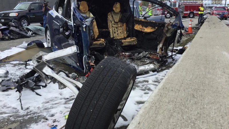 2017 Tesla Model X destroyed in the crash that killed Apple engineer Walter Huang