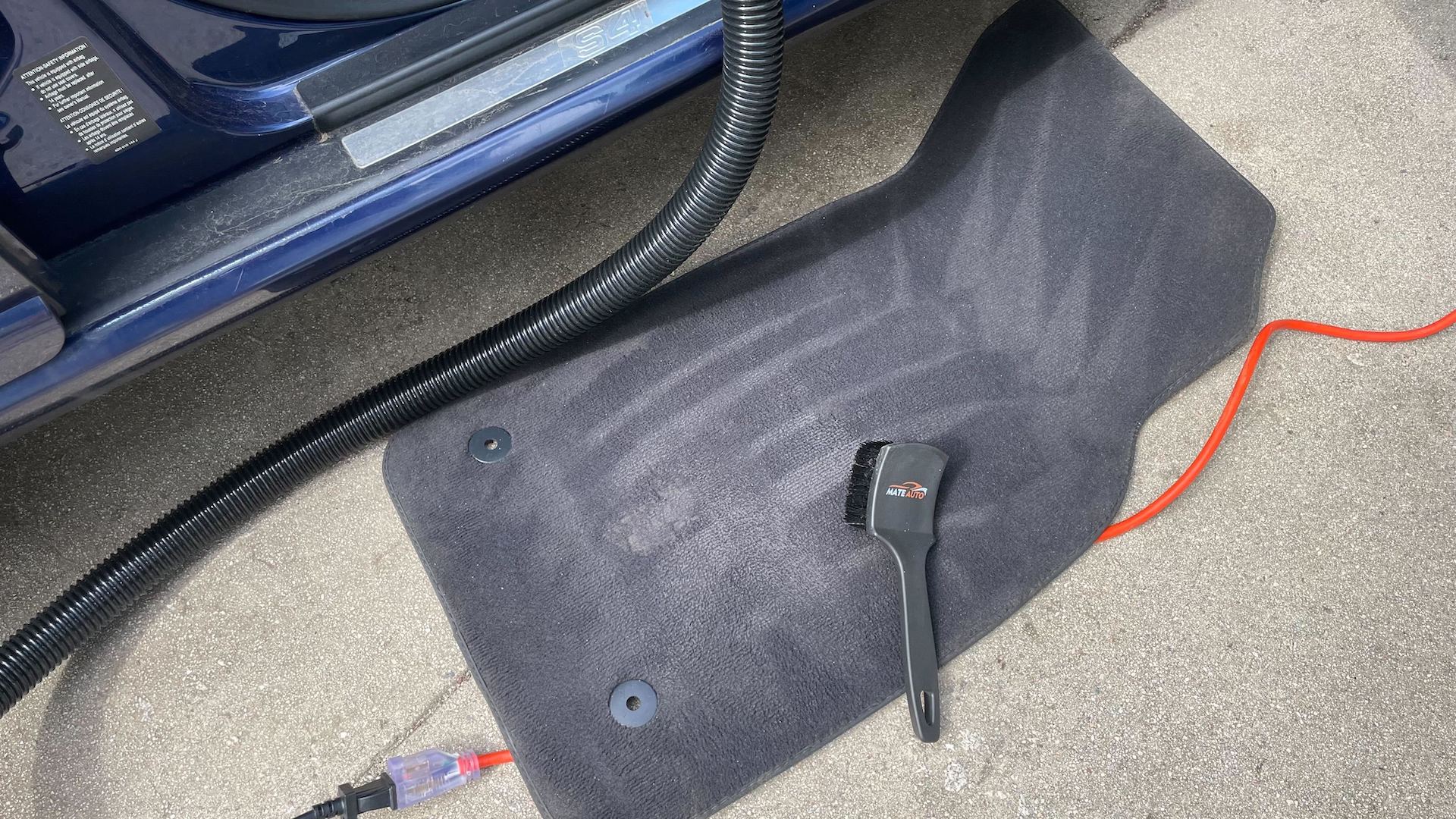 how to clean sand out of your car's interior