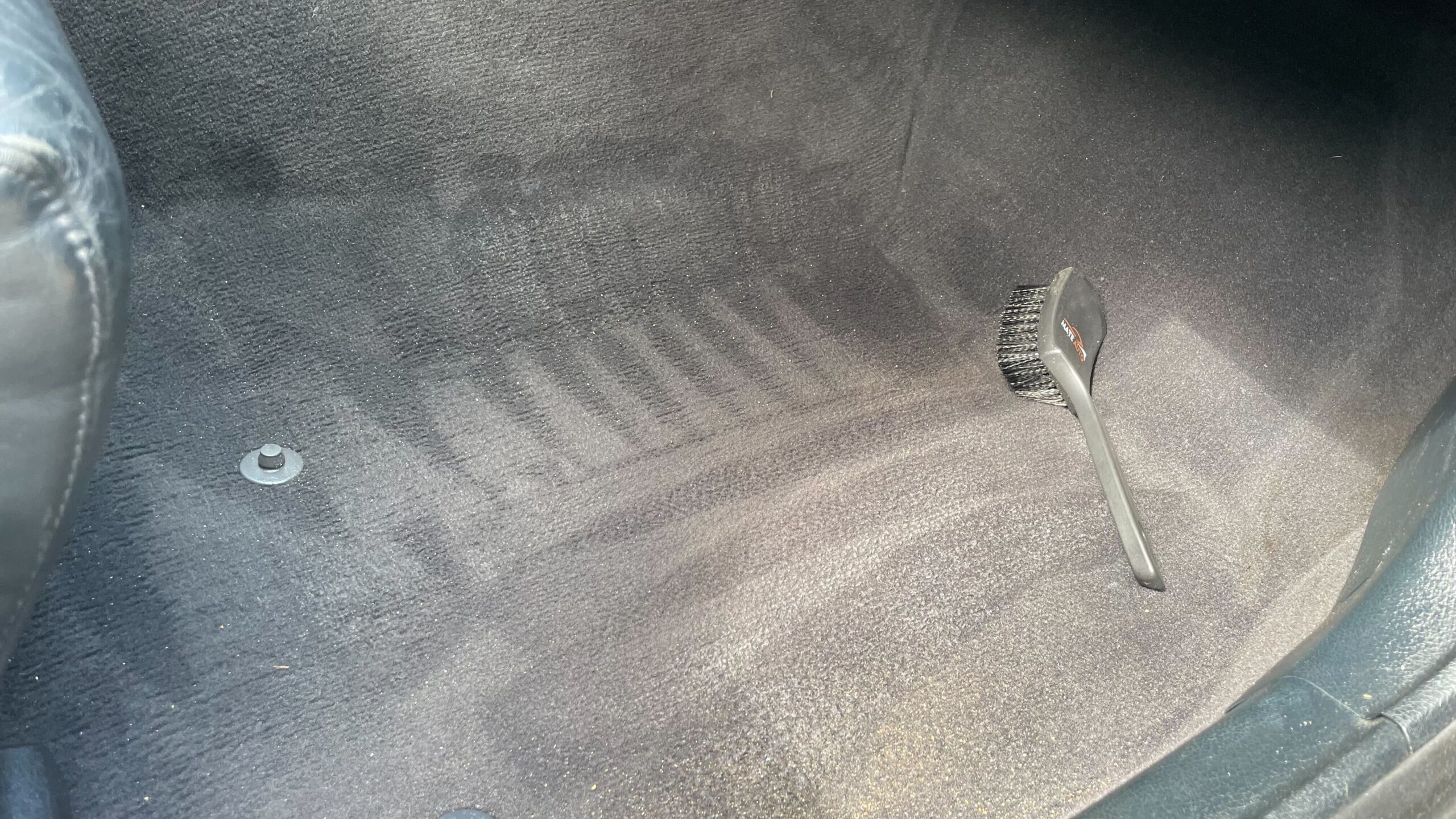 how to clean sand out of your car's interior scrubbing