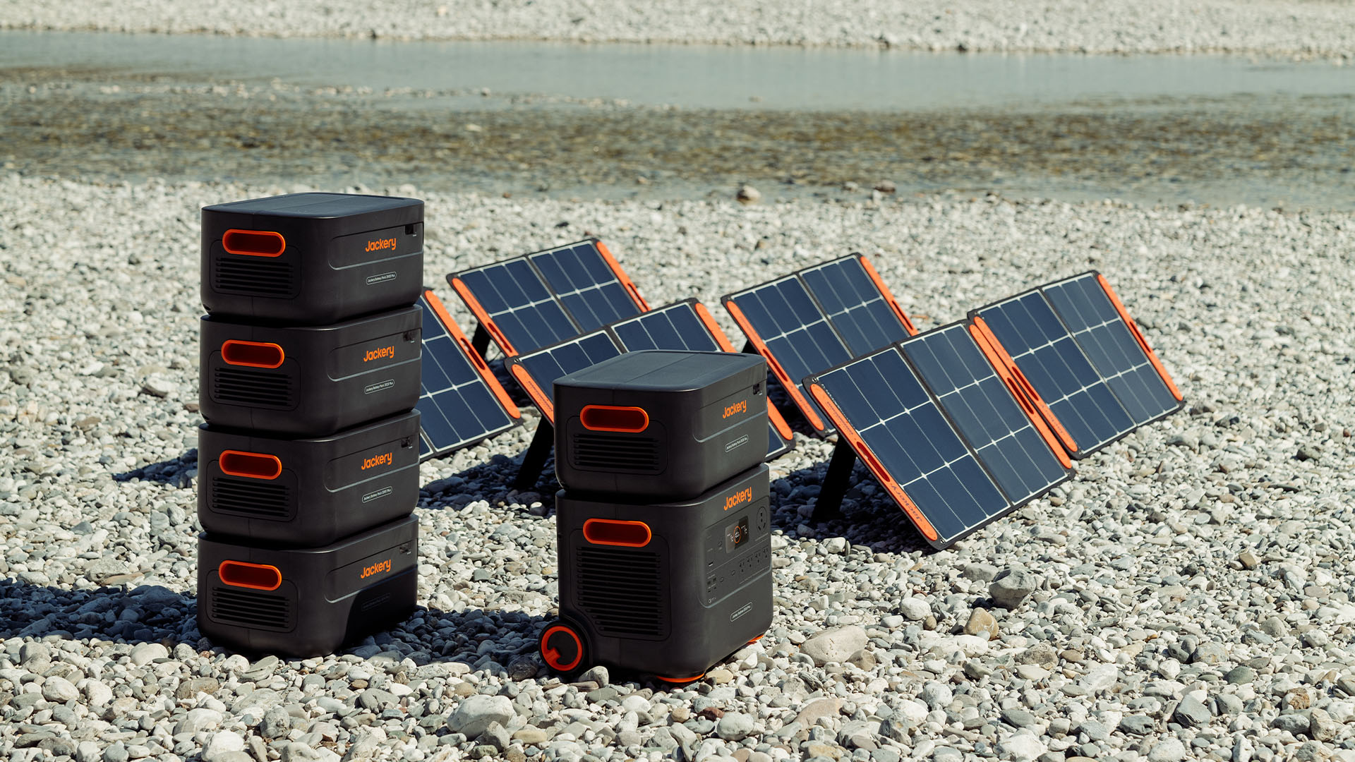 Jackery Solar Generator 2000 Plus