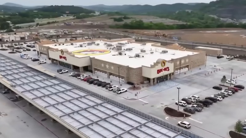 World’s Largest Gas Station Is a New Buc-ee’s With 120 Pumps