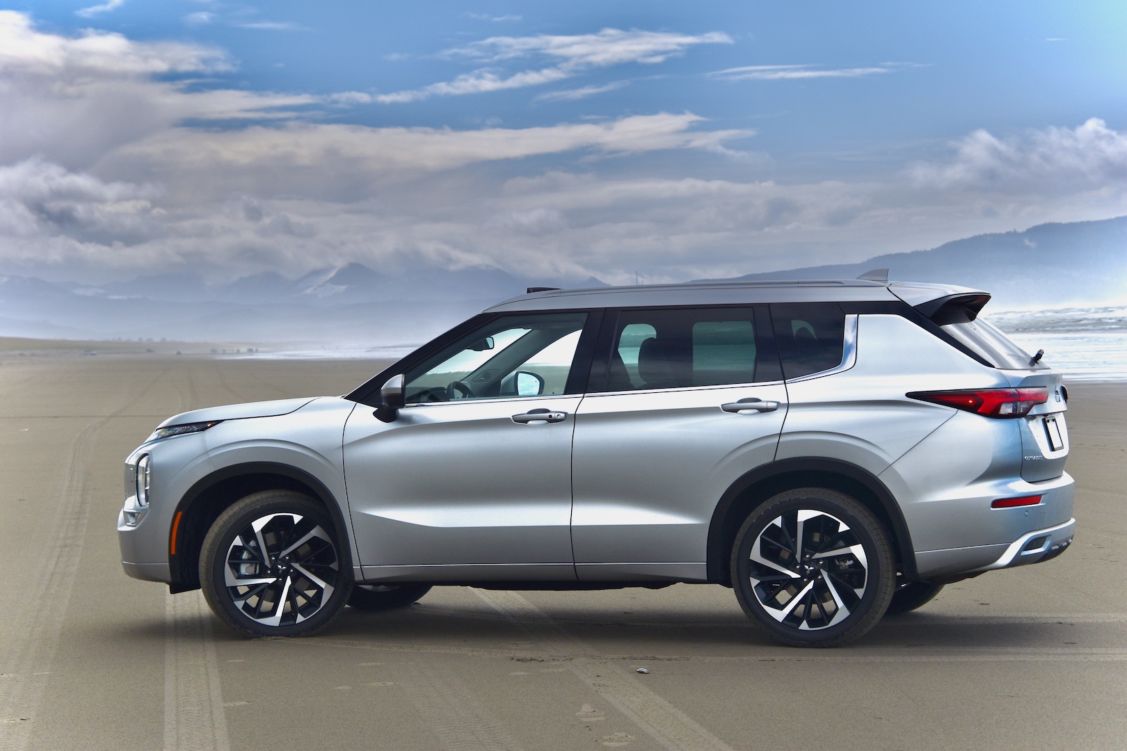 2023 Mitsubishi Outlander SEL S-AWC on the beach