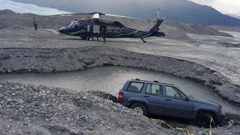 Jeep Grand Cherokee Stuck on Remote Alaskan Trail Needed a Black Hawk Helicopter Airlift