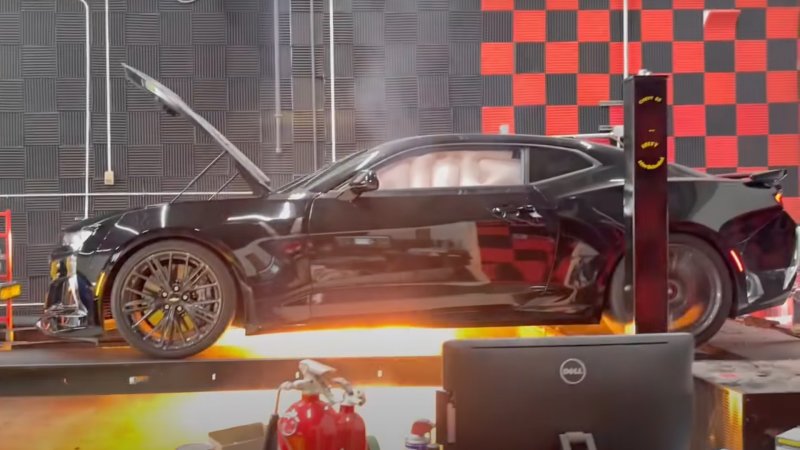 Watch an 800-HP Chevy Camaro Grenade Itself on the Dyno