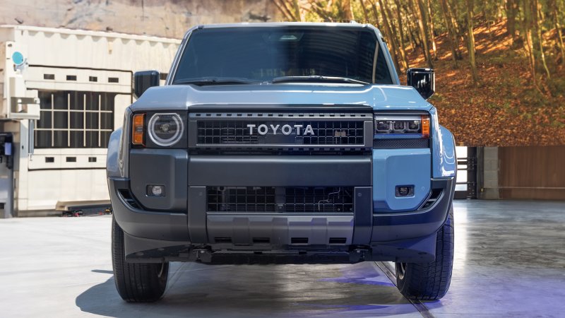 2024 Toyota Land Cruiser Lets You Choose Between Round and Square Headlights