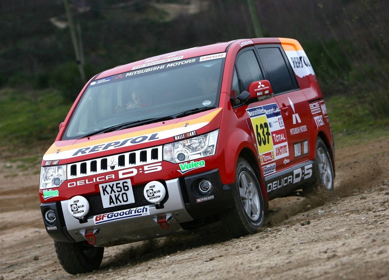 Mitsubishi Delica D:5 rally van