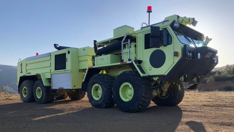 Supermassive 8×8 Articulating Off-Road Fire Truck Is a Surprising Marketplace Find