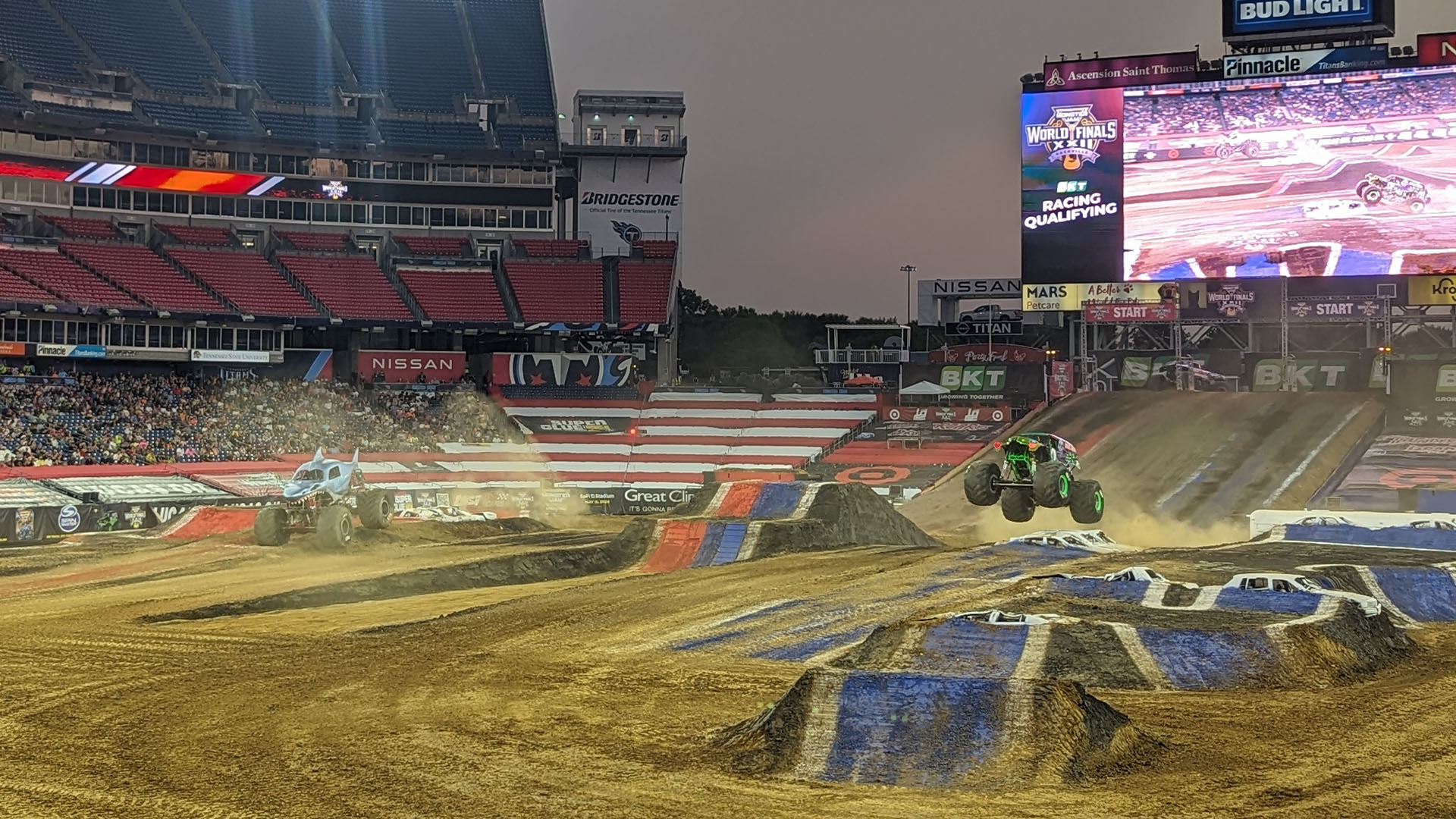 Monster Jam Grave Digger vs Megalodon