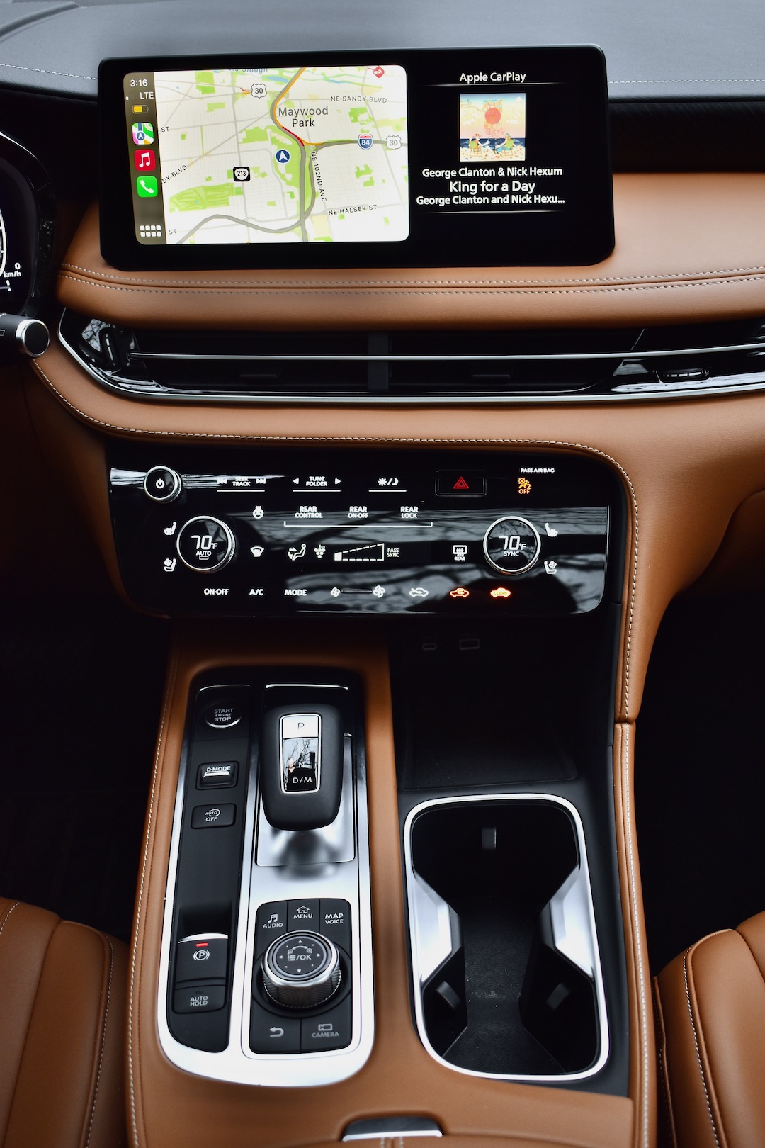 2023 Infiniti QX60 Sensory AWD center console